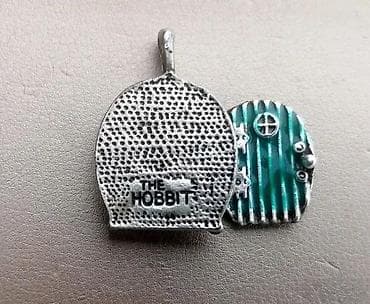 kom sa etiketom: Starinski Privezak Hobit vrata Gospodar Prstenova. Rezervisano. The at lalafo.rs — 5 kom sa etiketom: Starinski Privezak Hobit vrata Gospodar Prstenova. Rezervisano. The — 5