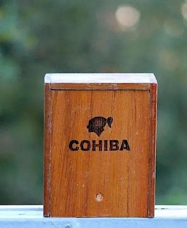 Cuba COHIBA Hecho a Mano ORIGINAL drvena kutija. CUBA. COHIBA Hecho a na lalafo.rs Cuba COHIBA Hecho a Mano ORIGINAL drvena kutija. CUBA. COHIBA Hecho a