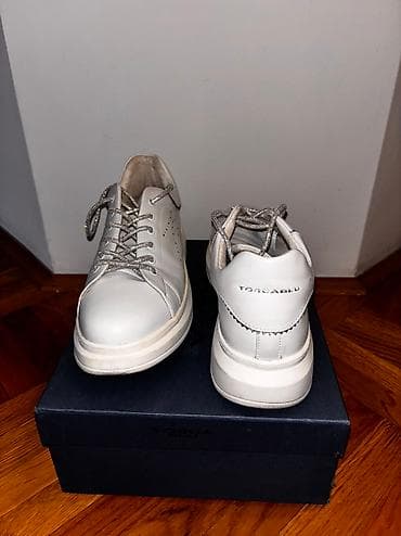 Ženske patike Tosca Blu, nekoliko puta obuvene, u odličnom stanju na lalafo.rs — 3 Ženske patike Tosca Blu, nekoliko puta obuvene, u odličnom stanju — 3