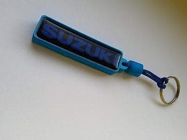 Suzuki - privezak za ključeve - 828 📌 opis: sunđerasti privezak za na lalafo.rs — 1 Suzuki - privezak za ključeve - 828 📌 opis: sunđerasti privezak za — 1