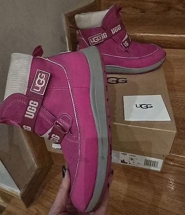 UGG vodootporne cizme 37 broj. Original, waterproof, zimske na lalafo.rs — 1 UGG vodootporne cizme 37 broj. Original, waterproof, zimske — 1
