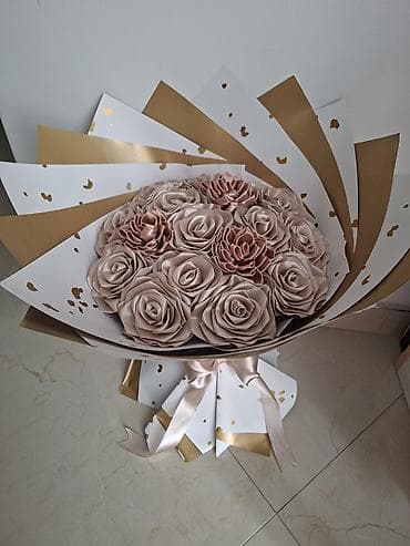 Antique Club Tables: Dekorativni aranžmani od veštačkih ruža – ručno rađeni - Ekskluzivni at lalafo.rs — 1 Antique Club Tables: Dekorativni aranžmani od veštačkih ruža – ručno rađeni - Ekskluzivni — 1