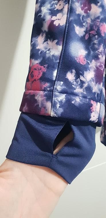 Jakna ski tamno plava na cvetove,lepa sara.Na rajfislus i čičak.Ima na lalafo.rs — 4 Jakna ski tamno plava na cvetove,lepa sara.Na rajfislus i čičak.Ima — 4