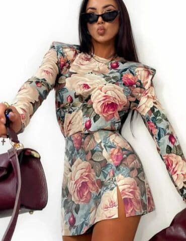 Ženska dvodelna kombinacija sa floralnim printom - Gornji deo: bluza na lalafo.rs Ženska dvodelna kombinacija sa floralnim printom - Gornji deo: bluza