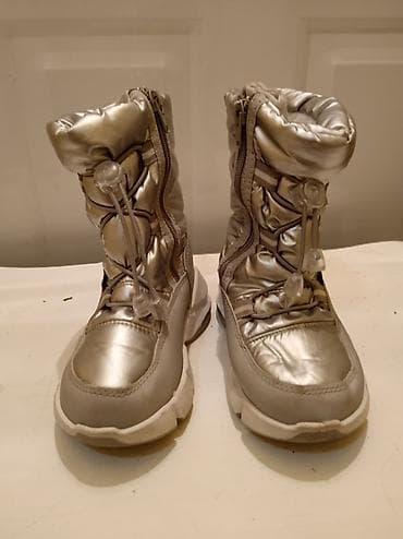 Očuvane vodootporne, prijatne i tople čizmice za devojčice – broj 28 na lalafo.rs — 3 Očuvane vodootporne, prijatne i tople čizmice za devojčice – broj 28 — 3