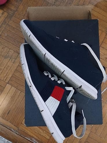 Tommy Hilfiger zenske patike nekoliko puta obuvene. kao iz radnje at lalafo.rs — 2 Tommy Hilfiger zenske patike nekoliko puta obuvene. kao iz radnje — 2