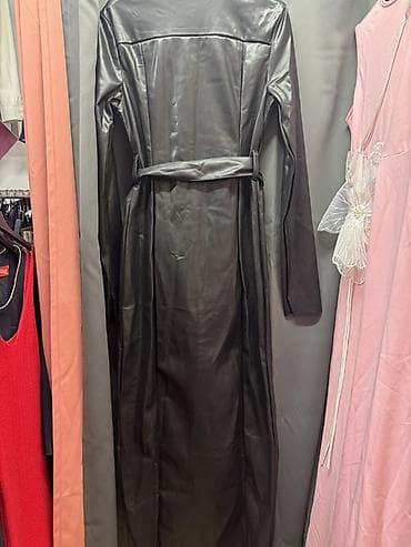 kom sa etiketom: Dugi ženski mantil haljina od veštačke kože KZN, veličina S. - Boja at lalafo.rs — 2 kom sa etiketom: Dugi ženski mantil haljina od veštačke kože KZN, veličina S. - Boja — 2