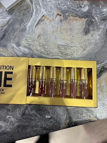 KYLIE Birthday Edition – set tečnih mat ruževa za usne - Luksuzno na lalafo.rs — 1 KYLIE Birthday Edition – set tečnih mat ruževa za usne - Luksuzno — 1