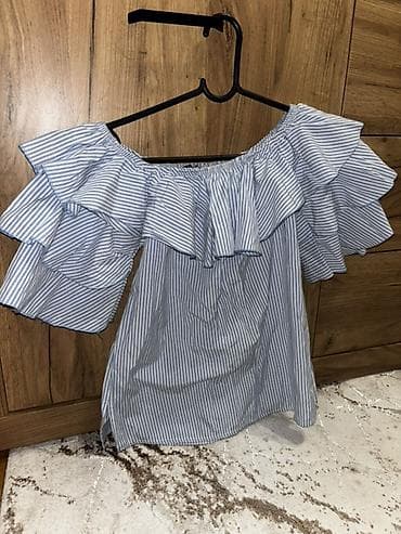 Ženska bluza na pruge – off-shoulder model sa volanima - Kroj na lalafo.rs Ženska bluza na pruge – off-shoulder model sa volanima - Kroj