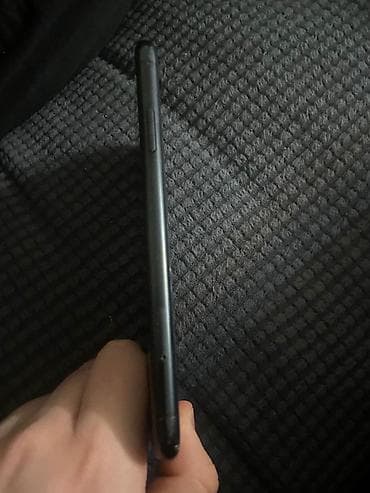 Iphone XR 64GB Black 83% Battery Health perfektan bez ogrebotina na lalafo.rs — 3 Iphone XR 64GB Black 83% Battery Health perfektan bez ogrebotina — 3