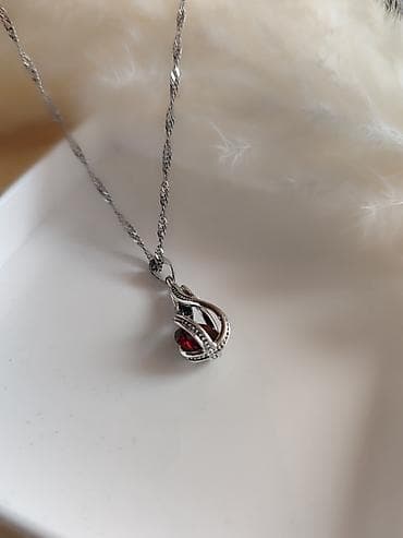 Lančić s priveskom, žig 925 - Materijal: srebro 925 (žig utisnut) na lalafo.rs Lančić s priveskom, žig 925 - Materijal: srebro 925 (žig utisnut)