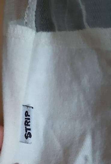 Beli crop top sa dugim rukavima STRIP brenda, sa providnim mrežastim na lalafo.rs — 2 Beli crop top sa dugim rukavima STRIP brenda, sa providnim mrežastim — 2