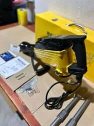 Laser Rangefinders: WAINER RH5 – električni ručni čekić za rušenje - Snaga motora: 3000 W at lalafo.rs — 4 Laser Rangefinders: WAINER RH5 – električni ručni čekić za rušenje - Snaga motora: 3000 W — 4