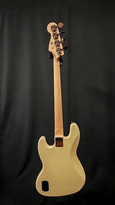 SQUIER AFFINITY ACT JAZZ BASS OWT | . Slanje po na lalafo.rs SQUIER AFFINITY ACT JAZZ BASS OWT | . Slanje po