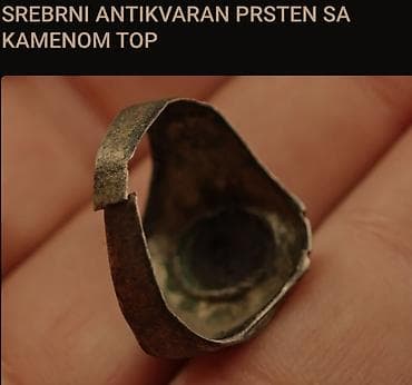 Srebrni antikvarni prsten sa tamnim, kupolasto brušenim kamenom na lalafo.rs — 2 Srebrni antikvarni prsten sa tamnim, kupolasto brušenim kamenom — 2