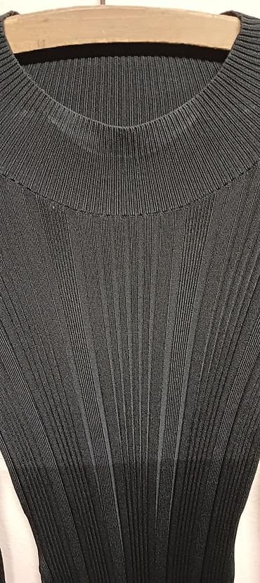 H&M crna haljina.Midi haljina.Bez oštećenja.Velicina L,dužina 114 na lalafo.rs — 4 H&M crna haljina.Midi haljina.Bez oštećenja.Velicina L,dužina 114 — 4