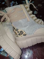 Čizme, 39 na lalafo.rs Čizme, 39