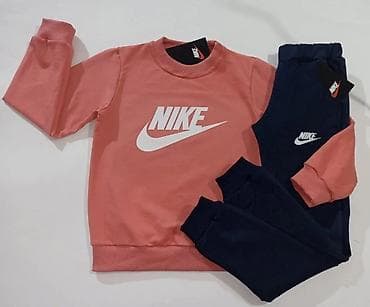 Nike trenerka komplet – dukser s kapuljačom + donji deo - Model na lalafo.rs — 7 Nike trenerka komplet – dukser s kapuljačom + donji deo - Model — 7