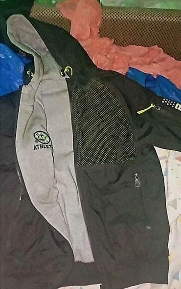 DEČIJE JAKNE: Prva jakna sa dva lica, ne nošena, vel. za dete 6 na lalafo.rs DEČIJE JAKNE: Prva jakna sa dva lica, ne nošena, vel. za dete 6