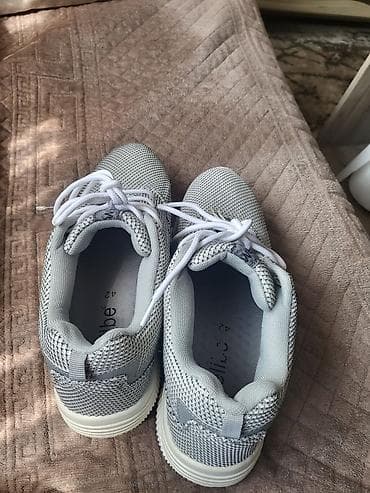 Loafers: - Ženske cipele Tamaris, model mokasine, broj 37. Bela koža sa at lalafo.rs — 10 Loafers: - Ženske cipele Tamaris, model mokasine, broj 37. Bela koža sa — 10