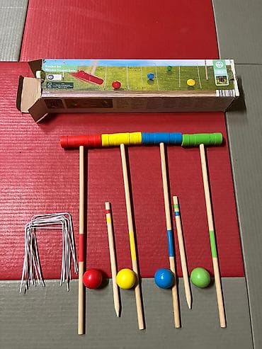 Prodajem drveni kroket set Izuzetno zabavna i kvalitetna društvena na lalafo.rs Prodajem drveni kroket set Izuzetno zabavna i kvalitetna društvena