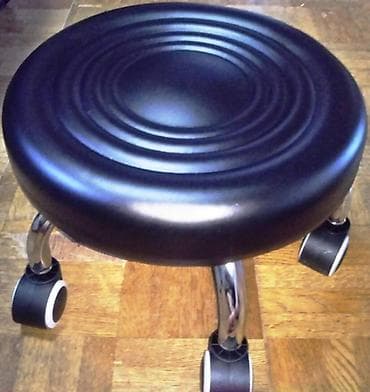 Niski rotirajući tabure na točkićima - Sedeći deo: okruglo sedište na lalafo.rs — 2 Niski rotirajući tabure na točkićima - Sedeći deo: okruglo sedište — 2