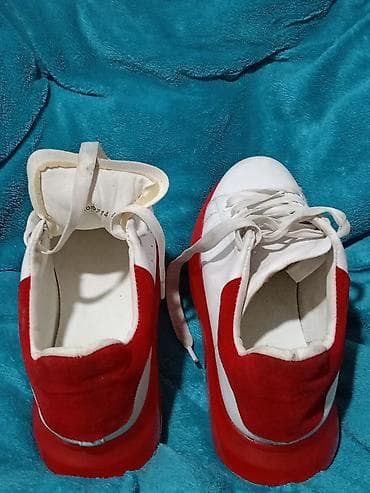 Patike OPPOSITE – bele sa crvenim detaljima - Model: niske patike na na lalafo.rs — 1 Patike OPPOSITE – bele sa crvenim detaljima - Model: niske patike na — 1