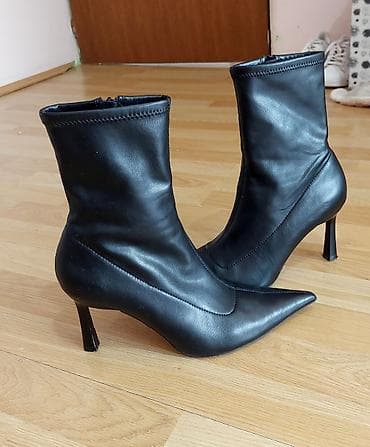 Stradivarius cizme
Odlicno stanje
Broj je 40 - 26cm unutrasnje gaziste na lalafo.rs — 5 Stradivarius cizme
Odlicno stanje
Broj je 40 - 26cm unutrasnje gaziste — 5