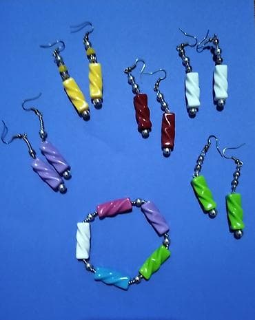 Narukvica je 400 din.a jedan par mindjuse je 200 din na lalafo.rs — 2 Narukvica je 400 din.a jedan par mindjuse je 200 din — 2