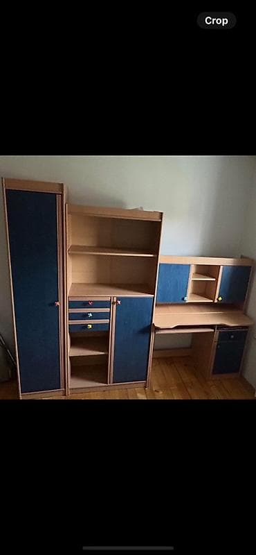 Dečiji sobni set – plakari i radni sto - Materijal: oplemenjena na lalafo.rs Dečiji sobni set – plakari i radni sto - Materijal: oplemenjena