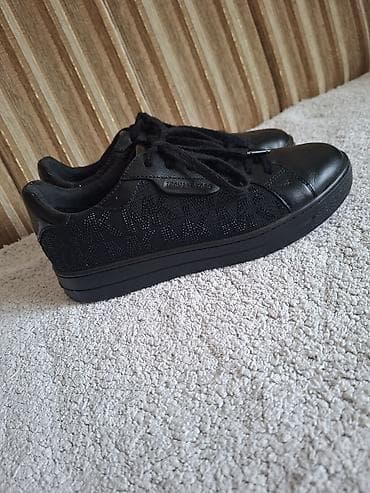 Michael Kors ženske patike – crne - Model: niske, vezivanje pertlama na lalafo.rs Michael Kors ženske patike – crne - Model: niske, vezivanje pertlama