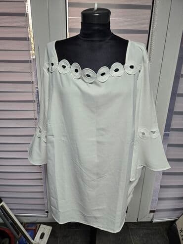 Alessa W. Collection – bela tunika/bluza sa dekorativnim aplikacijama na lalafo.rs Alessa W. Collection – bela tunika/bluza sa dekorativnim aplikacijama