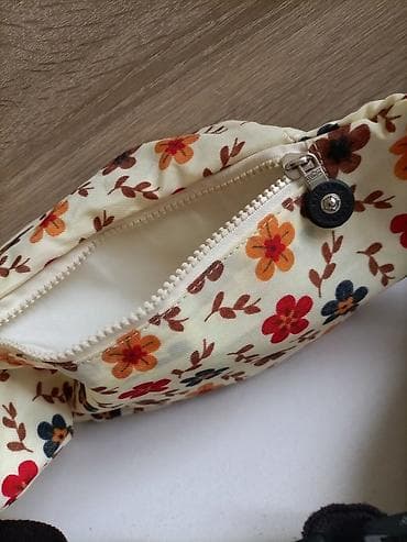 Odlično organizirana Kipling tašna na lalafo.rs — 9 Odlično organizirana Kipling tašna — 9