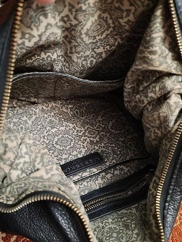 LIEBESKIND Berlin – crna kožna torba preko ramena. Kao nova, bez na lalafo.rs — 5 LIEBESKIND Berlin – crna kožna torba preko ramena. Kao nova, bez — 5