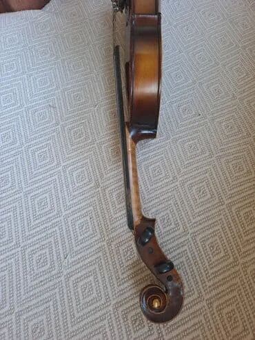 Guitars: Violina sa gudalo u dobrom stanju sa manjim tragovima koriscenja, sve at lalafo.rs — 8 Guitars: Violina sa gudalo u dobrom stanju sa manjim tragovima koriscenja, sve — 8