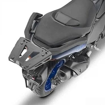 Nosač prtljaga za motocikl, izrađen od crnog metala, dizajniran za na lalafo.rs Nosač prtljaga za motocikl, izrađen od crnog metala, dizajniran za