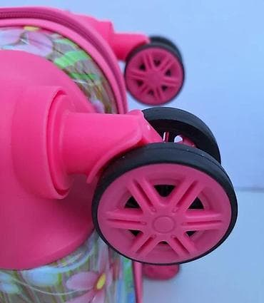 beretke za devojcice: Dečiji kofer na točkiće – motiv princeze - Tvrda školjka sa sjajnom at lalafo.rs — 4 beretke za devojcice: Dečiji kofer na točkiće – motiv princeze - Tvrda školjka sa sjajnom — 4