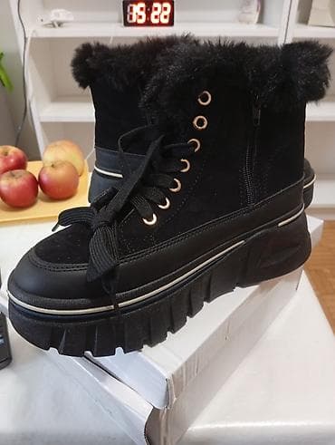 Ženske zimske čizme – crne, sa krznom - Gornjište: kombinacija na lalafo.rs — 2 Ženske zimske čizme – crne, sa krznom - Gornjište: kombinacija — 2