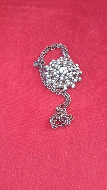 Necklaces: Veliki starinski lanac sa priveskom i kamenjem at lalafo.rs — 3 Necklaces: Veliki starinski lanac sa priveskom i kamenjem — 3