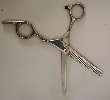 Makaze za proredjivanje kose. -metalne. Novo,nekorisceno. Kontakt na lalafo.rs — 4 Makaze za proredjivanje kose. -metalne. Novo,nekorisceno. Kontakt — 4