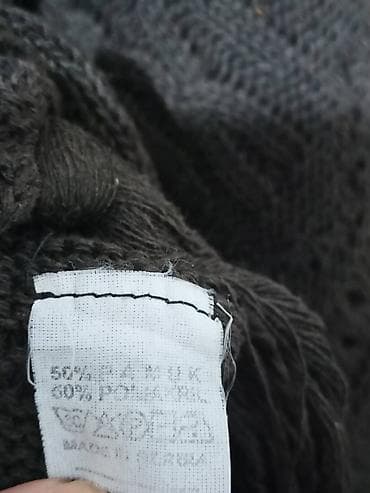 Braon pončo.
Materijal - 50% pamuk i 50% poliakril at lalafo.rs — 3 Braon pončo.
Materijal - 50% pamuk i 50% poliakril — 3