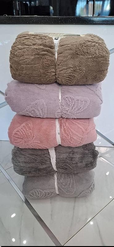 Blankets and Bedspreads: Krznene deke - Ultra mekane, dvoslojne deke: spolja sa reljefnim at lalafo.rs — 1 Blankets and Bedspreads: Krznene deke - Ultra mekane, dvoslojne deke: spolja sa reljefnim — 1