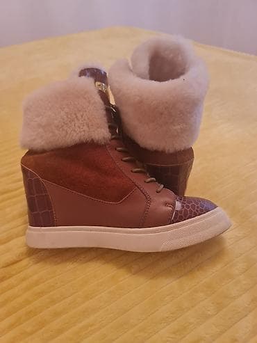 Patike zimske kao nove. bez ostecenja. br. 38. 24cm. pretople i na lalafo.rs — 2 Patike zimske kao nove. bez ostecenja. br. 38. 24cm. pretople i — 2