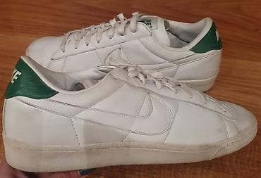 NIKE bele kožne patike, cele su od kože, a pozadi su zelene. Broj na lalafo.rs NIKE bele kožne patike, cele su od kože, a pozadi su zelene. Broj