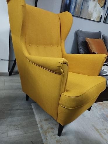 Fotelja sa visokim naslonom i “wingback” bočnim krilima, u žutoj boji na lalafo.rs — 1 Fotelja sa visokim naslonom i “wingback” bočnim krilima, u žutoj boji — 1