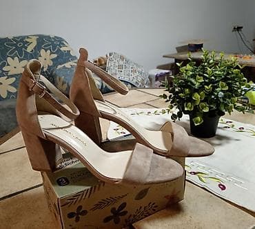 Скроз нове оригинал сандале, преврнута кожа. Висина штикле 7 цм na lalafo.rs — 1 Скроз нове оригинал сандале, преврнута кожа. Висина штикле 7 цм — 1