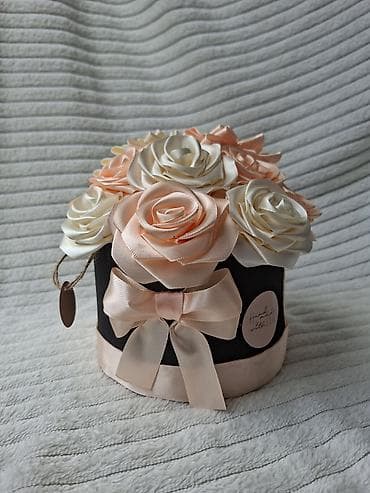 Ručne dekorativne kutije sa satenskim cvećem - Unikatne aranžmane na lalafo.rs — 5 Ručne dekorativne kutije sa satenskim cvećem - Unikatne aranžmane — 5