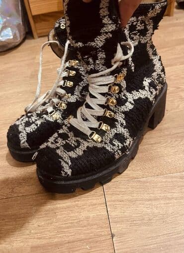 Gležnjače, 40 na lalafo.rs Gležnjače, 40