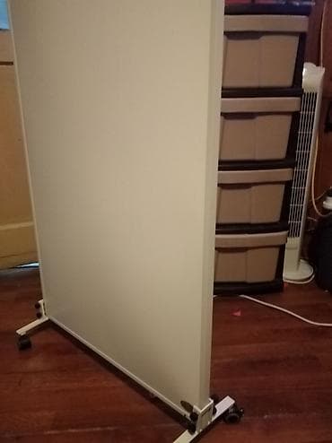 Grejalica koja moze da se kaci na zidu, a moze i pomoc tockica. Ima na lalafo.rs Grejalica koja moze da se kaci na zidu, a moze i pomoc tockica. Ima