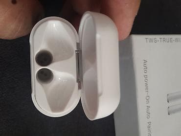 Bluetooth slušalice i12 TWS Bluetooth: v5.0+EDR Podržava: SiRi at lalafo.rs — 2 Bluetooth slušalice i12 TWS Bluetooth: v5.0+EDR Podržava: SiRi — 2